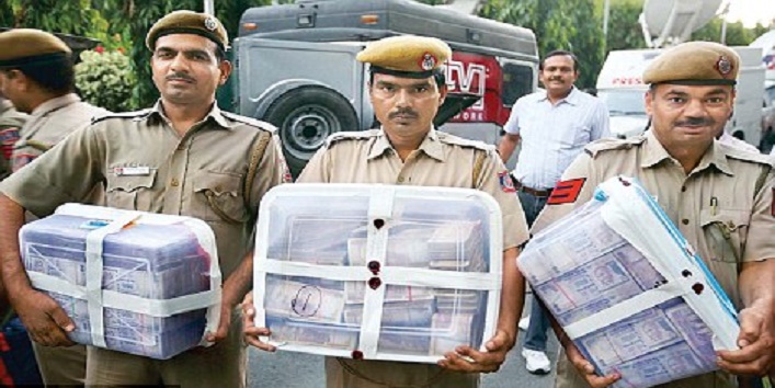Money looted from Private bank recovered, Driver arrested1