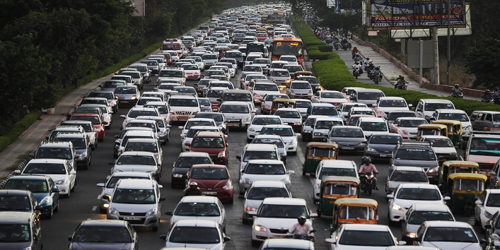 दिल्‍ली में सड़क पर दिखेंगी अब आधी गाड़ियां