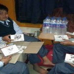 students get food after communicate rail minister suresh prabhu