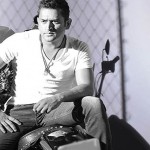 महेंद्र-सिंह-धोनी-को-कार-व-बाइक-चलाने-का-काफी-शौक-है