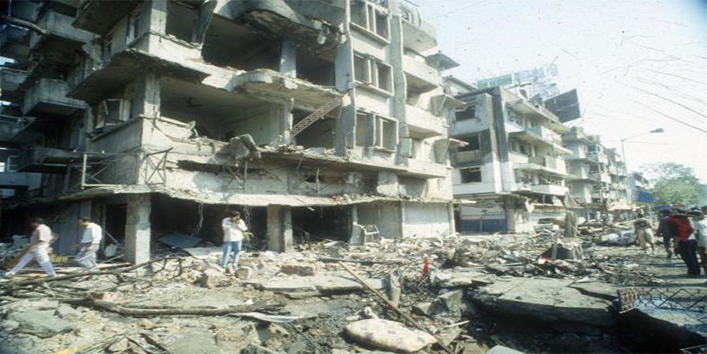आज का इतिहास-  13 बम धमाकों से दहल गयी थी मुंबई