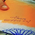 pm-autographed-cloth_87f40a40-6399-11e5-b95f-5445df9fcc89