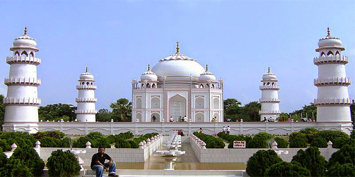 Taj-Mahal-Bangladesh-001