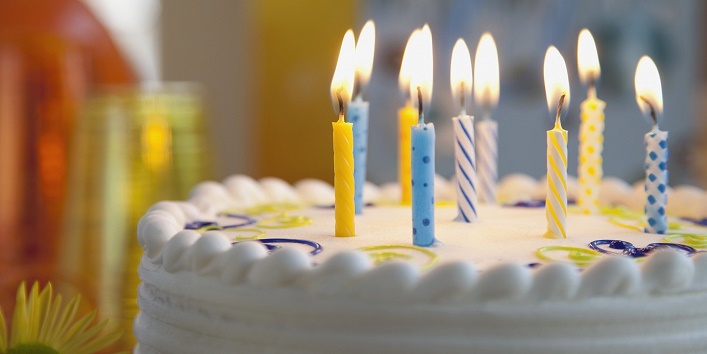 Blowing off the candles over cake may be harmful 1