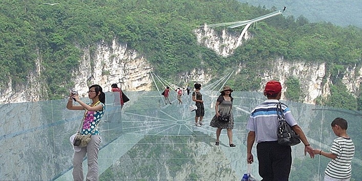 The longest glass bridge that is highest in the world 2