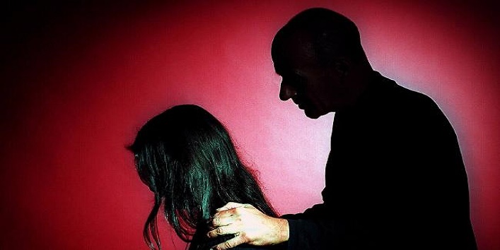 father-returns-home-after-17-years-sexually-harassed-daughter1