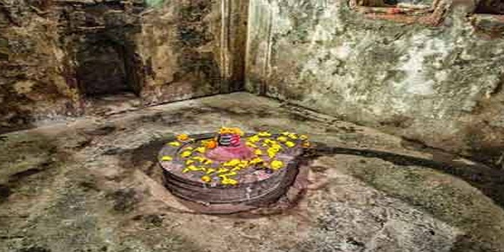people fear this shiv ling, dont offer milk and gangajal2