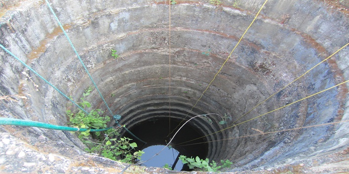 Mysterious well evokes the self respect who drinks the water of it 1