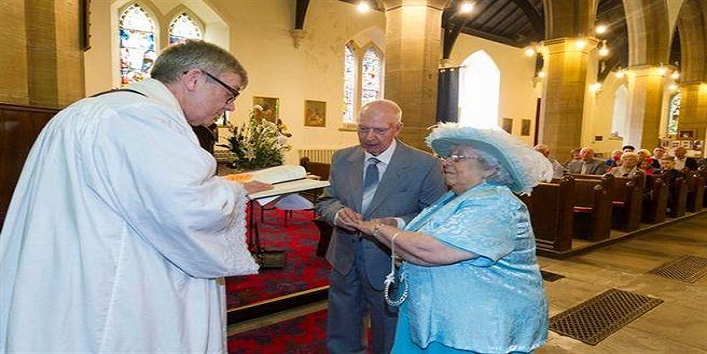 couples get married after 44 years dating3