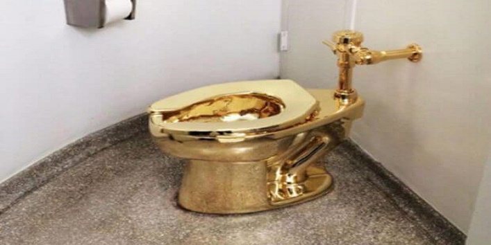 अब आप भी हो सकते हैं हल्के, 18 कैरेट सोने से बने इस Toilet Pot में