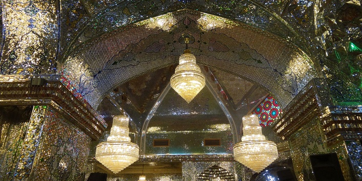 शाह चिराग मस्जिद – हरे रंग से जगमगाती इस मस्जिद में बरसता है खुदा का नूर