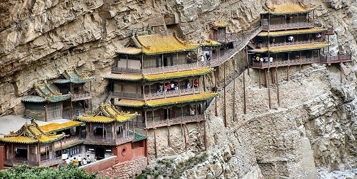 1500 सालों से हवा में झूल रहा है यह बौद्ध मठ