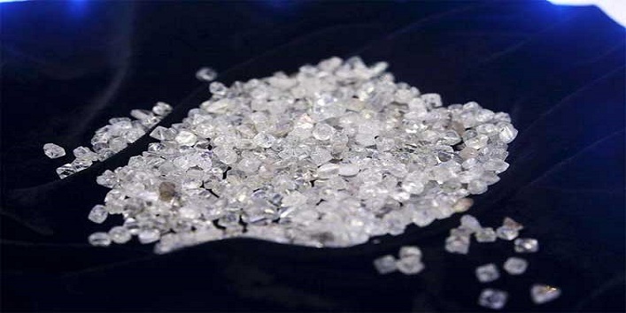 भारत की यह हीरे की खदान है फ्री, लोग ले जा रहें हैं यहां से हीरे