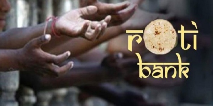 भूख और गरीबी से जूझते लोगों का सहारा बना है इस व्यक्ति का “रोटी बैंक”