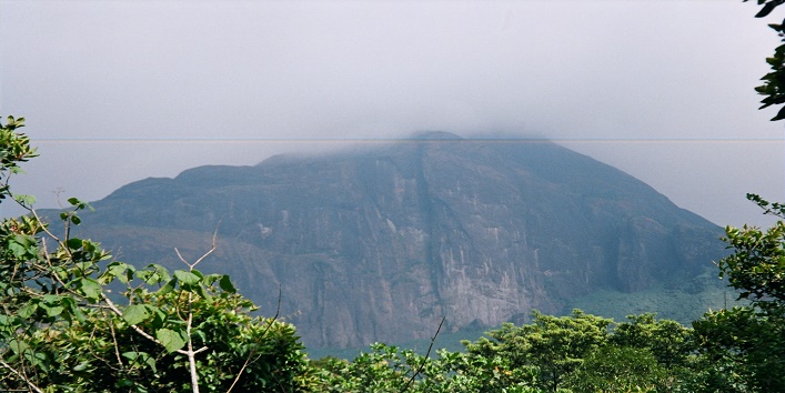 रहस्यमयी पर्वत : तप में लीन भगवान परशुराम यहां लोगों को आते हैं नजर