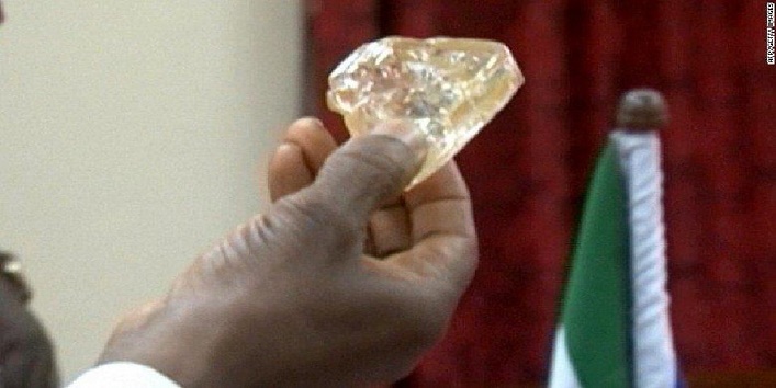 खुदाई के दौरान हाथ आया दुनिया के सबसे बड़े हीरों में से एक हीरा, लोग हुए चकित