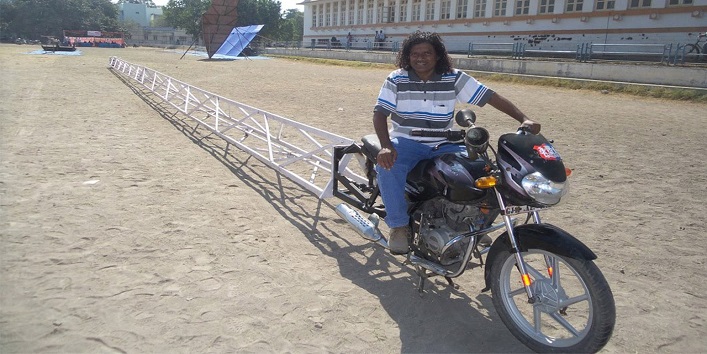 आश्चर्य – भारत के युवक ने बनाई दुनिया की सबसे लंबी मोटरसाईकिल, जानें इसके बारे में