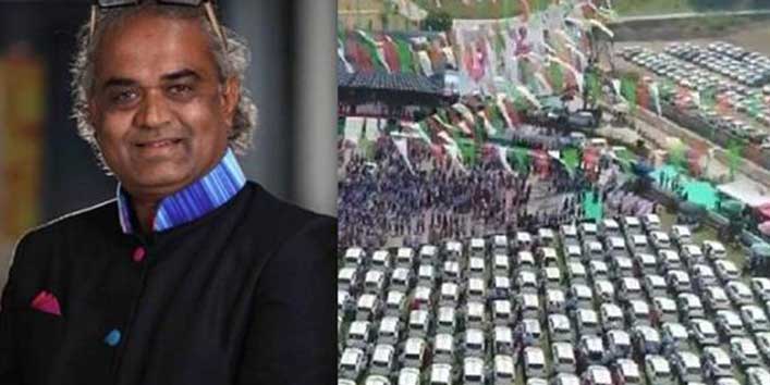 Savji Dholakia gifts cars to his employees