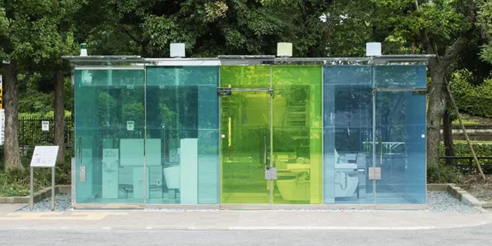 japan-transparent-toilet-2