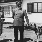 हिटलर-के-बारे-में-कई-किताबों-में-यह-बात-छपी