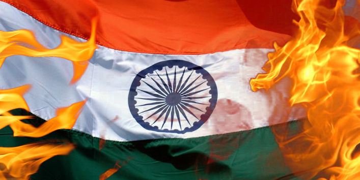 टीम इंडिया की हार पर तिरंगे में आग लगाना कितना जायज़