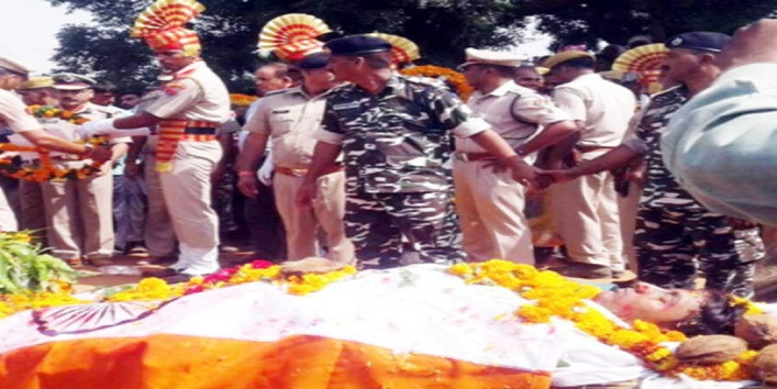 शहीद – दीपावली के बाद होनी थी शादी, तिरंगे में आया इस सैनिक का शव