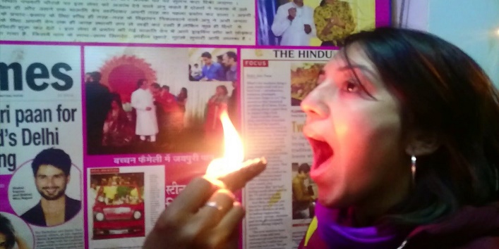 आग वाला पान  – जलते हुए इस पान को खाने का अपना थ्रिल है, देखें वीडियो