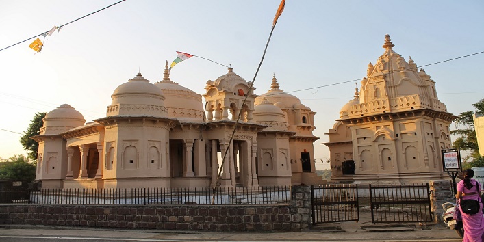चमत्कारी मंदिर – यहां की प्रतिमा दिन में तीन बार बदलती है रंग, लोग होते हैं चकित