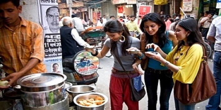 Golgappa vendor gets elated for not being called bhaiya from a girl